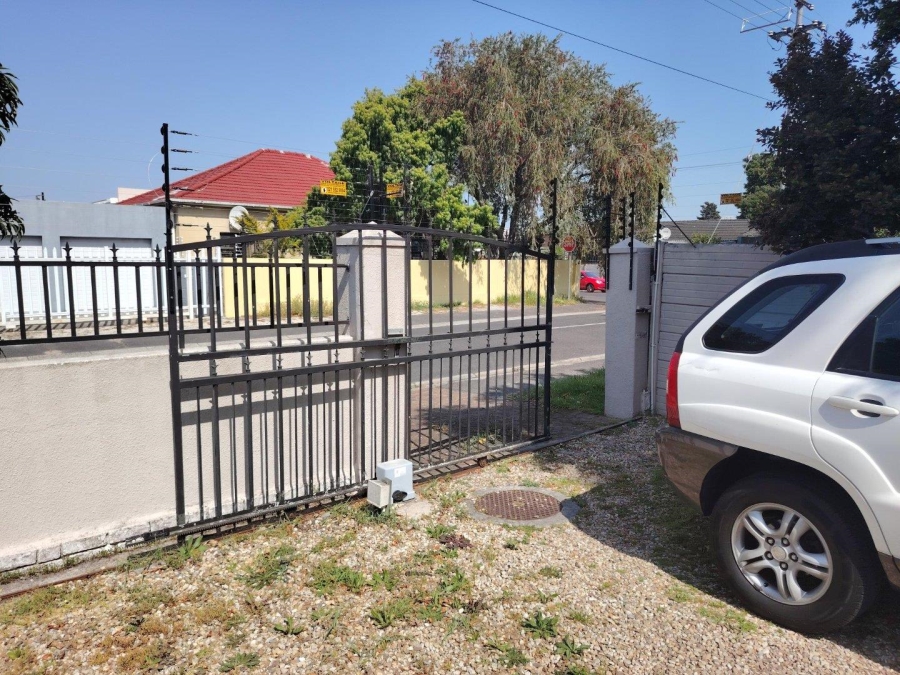 To Let 1 Bedroom Property for Rent in Oakdale Western Cape